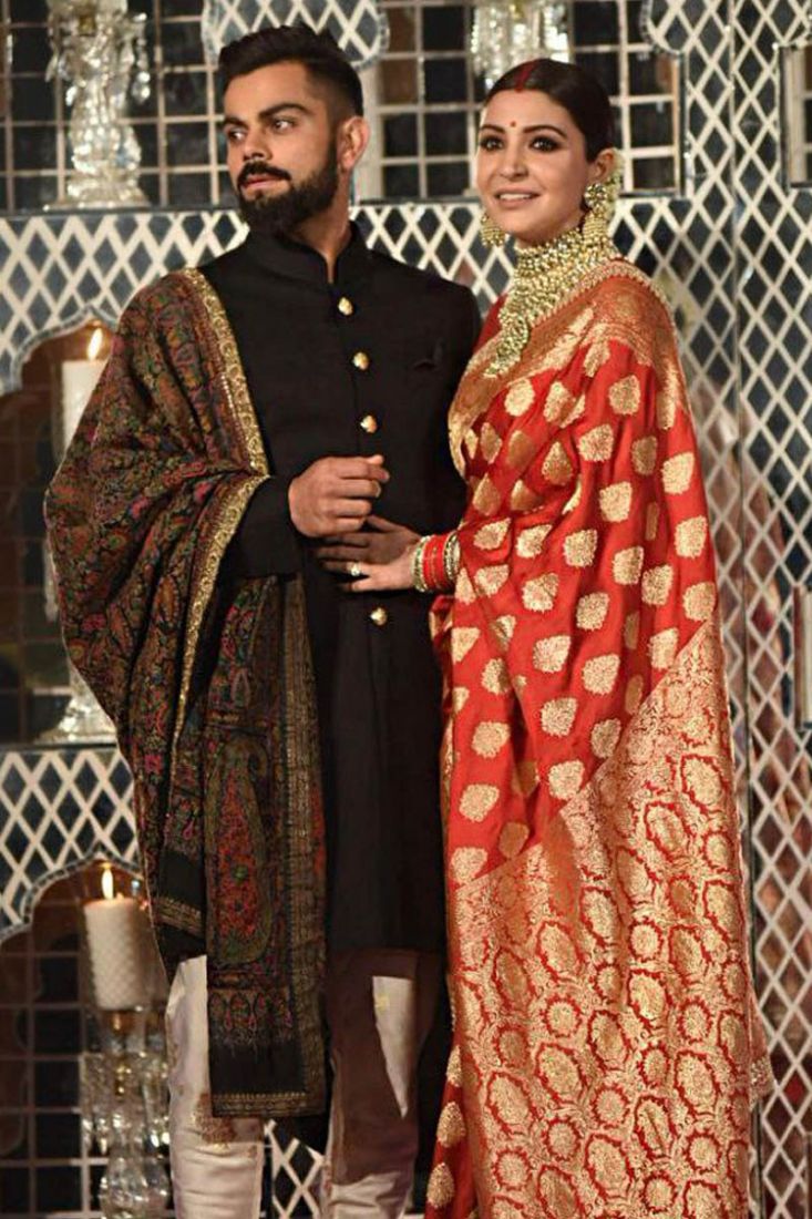 bollywood actress anushka sharma wedding special red saree ft101109