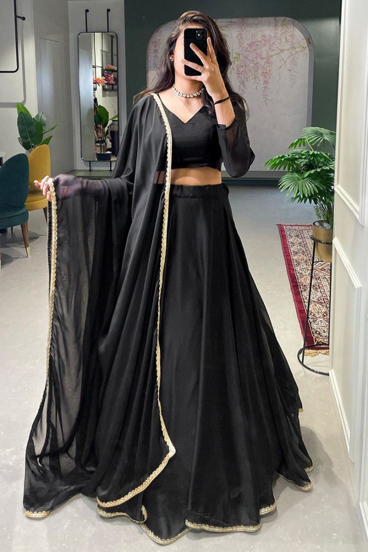 Black Lehenga Cholis: Buy Latest Indian Designer Black Lehenga Cholis  Online - Utsav Fashion