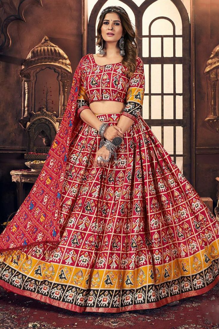 Party Wear And Bridal Wear Semi-Stitched Lehenga Choli at Rs 6800 in Surat