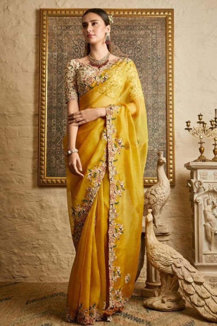 Yellow Colour Saree| येलो कलर की साड़ी | Ladies Ke Liye Latest Saree Design  | yellow colour saree for haldi | HerZindagi